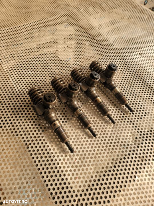 Injectoare Injector Vw Audi Seat Skoda 2.0 Tdi Euro 4 Bosch 2 Prinderi A4 A6 Passat Golf Octavia - 4