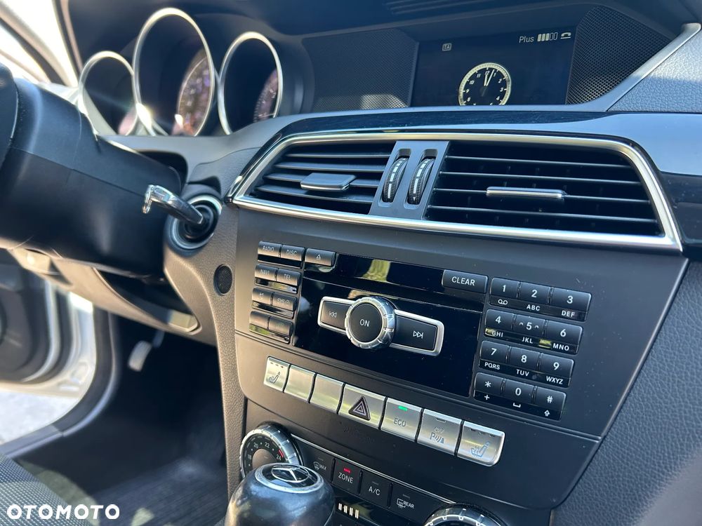 Mercedes-Benz Klasa C 200 CDI DPF Automatik BlueEFFICIENCY - 31