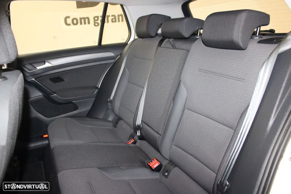 VW e-Golf AC/DC - 31