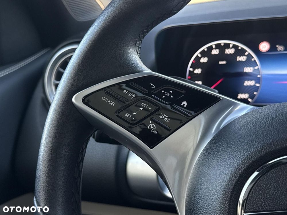 Mercedes-Benz GLB - 28