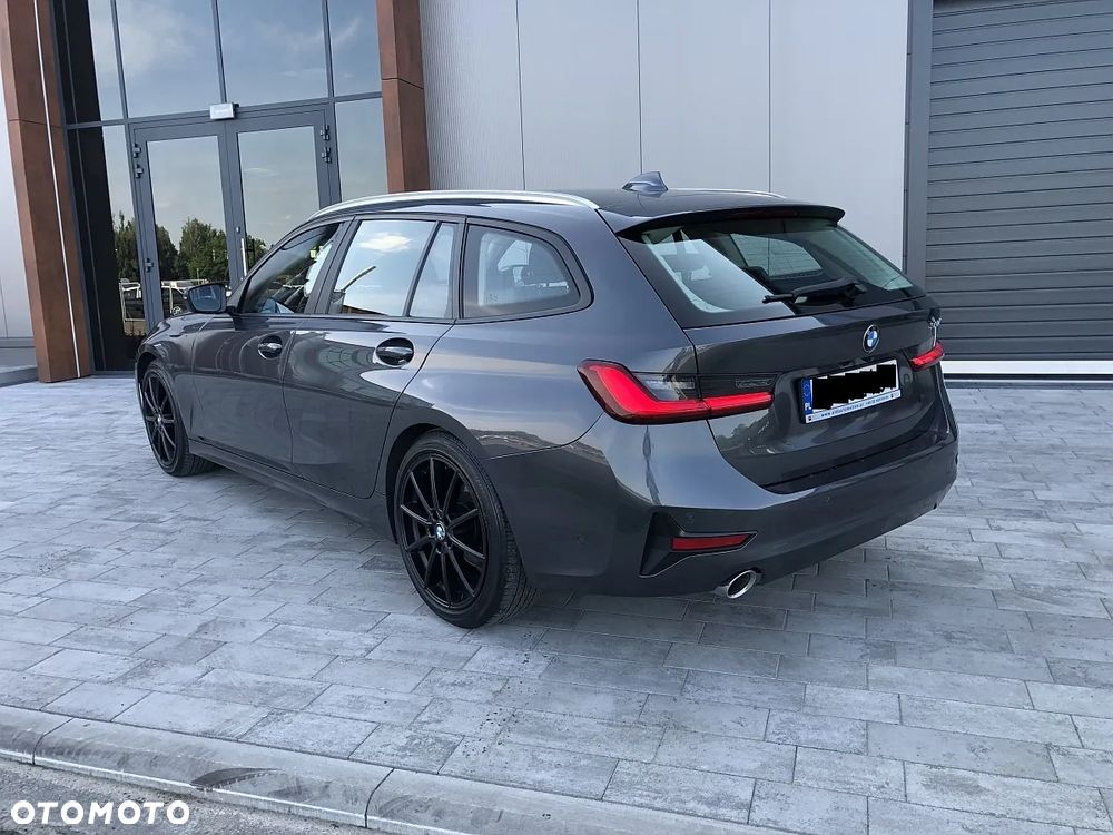 BMW Seria 3 320d Sport Line - 7