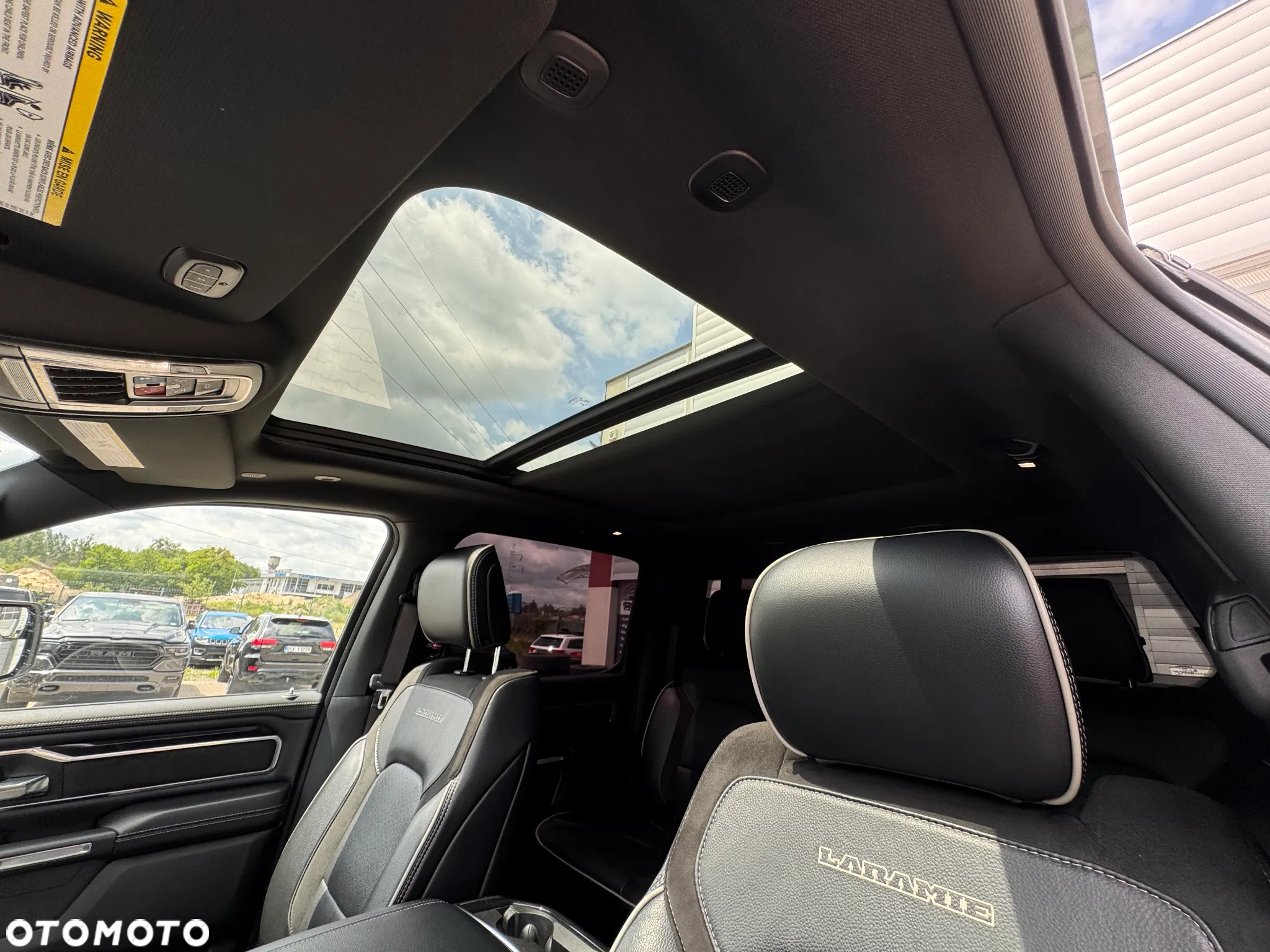 RAM 1500 Crew Cab Laramie - 28