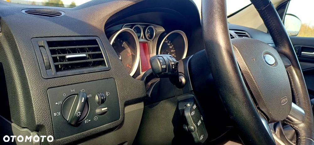 Ford Kuga 2.0 TDCi 4x4 Titanium - 25