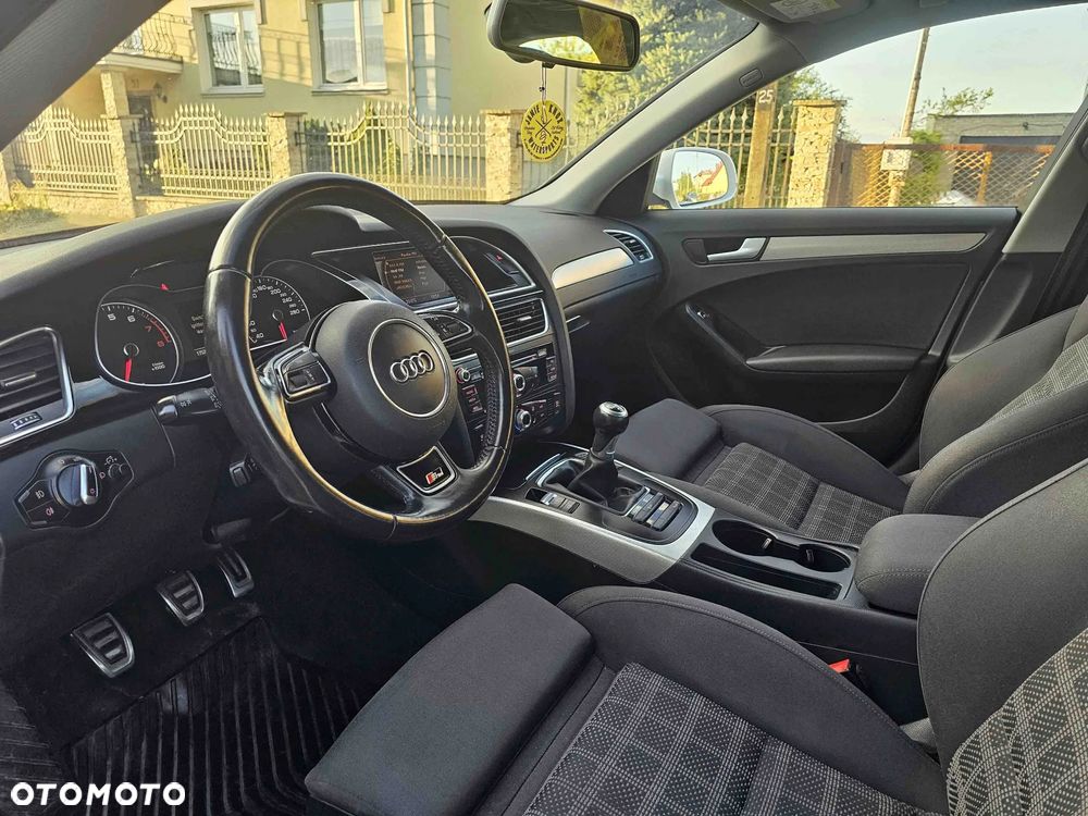 Audi A4 Limousine 1.8 TFSI S line Sportpaket - 19
