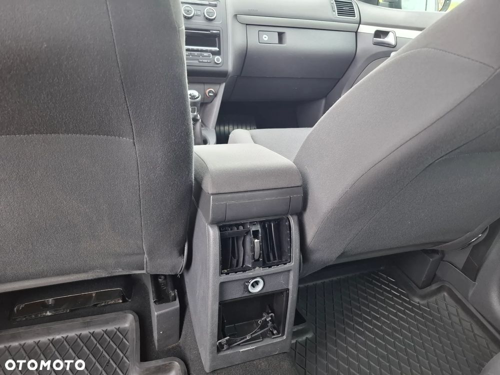 Volkswagen Touran 1.6 TDI DPF Comfortline - 5