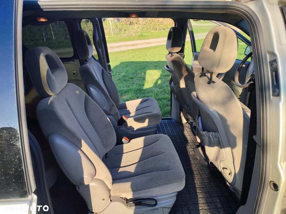 Chrysler Voyager - 15