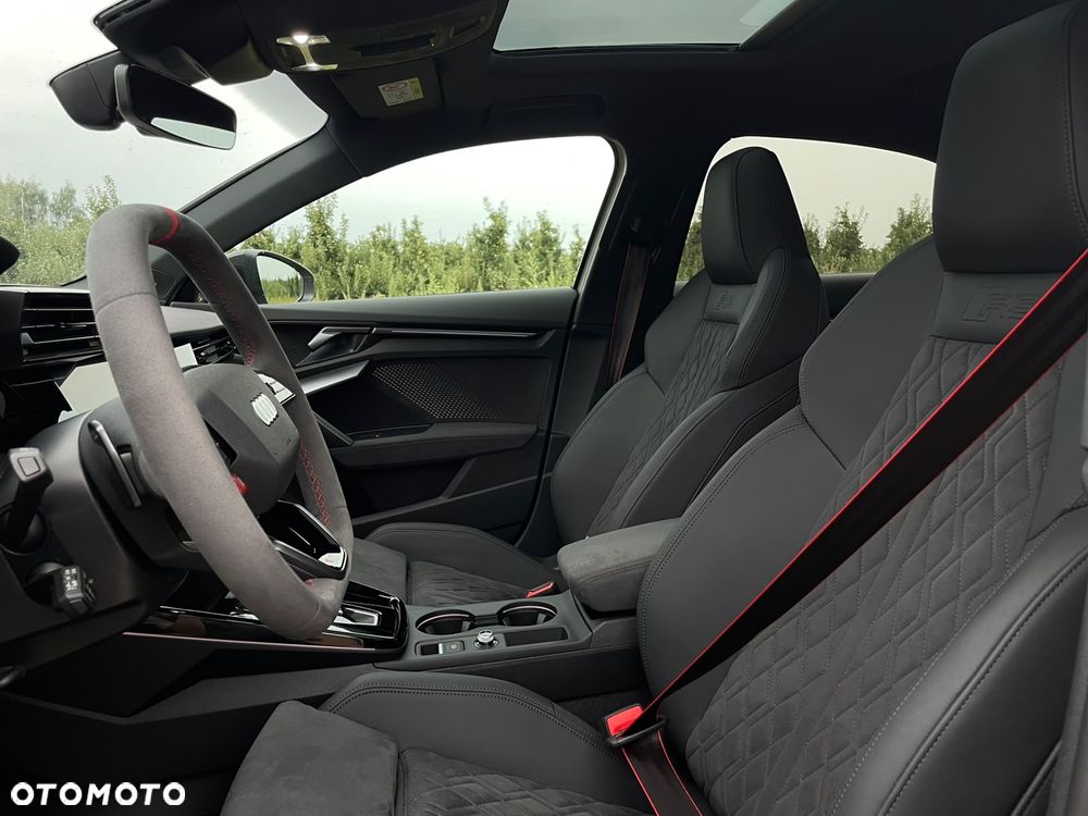 Audi RS3 Limousine - 13