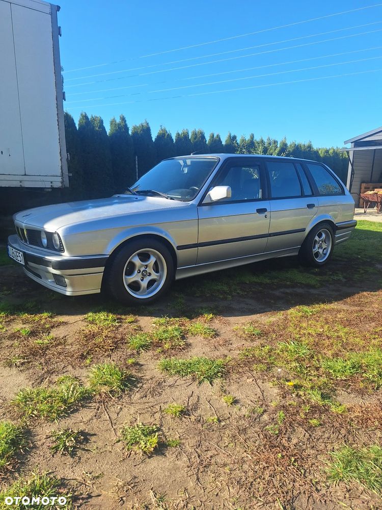 BMW E30 1990 photo 3