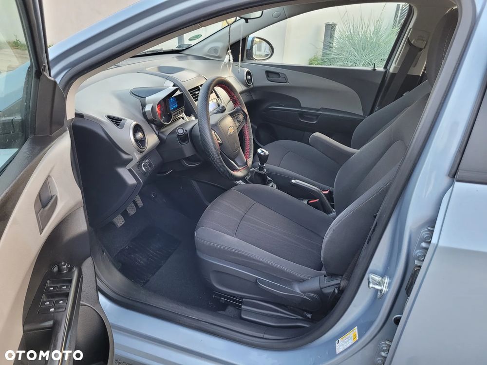 Chevrolet Aveo 1.4 16V LS - 8