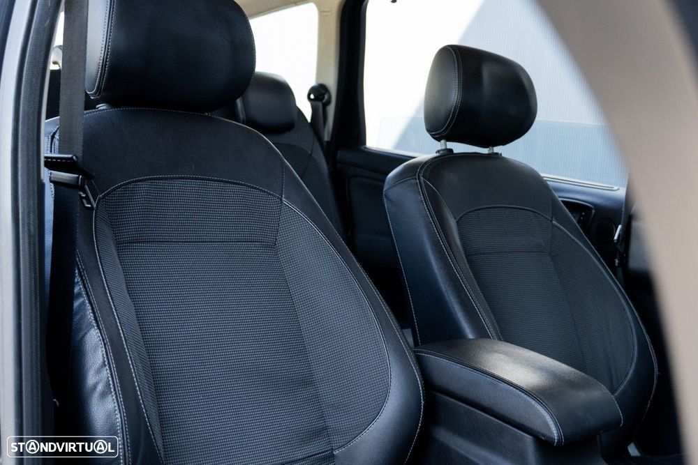 Ford S-Max 1.8 TDCi Titanium 7L - 19