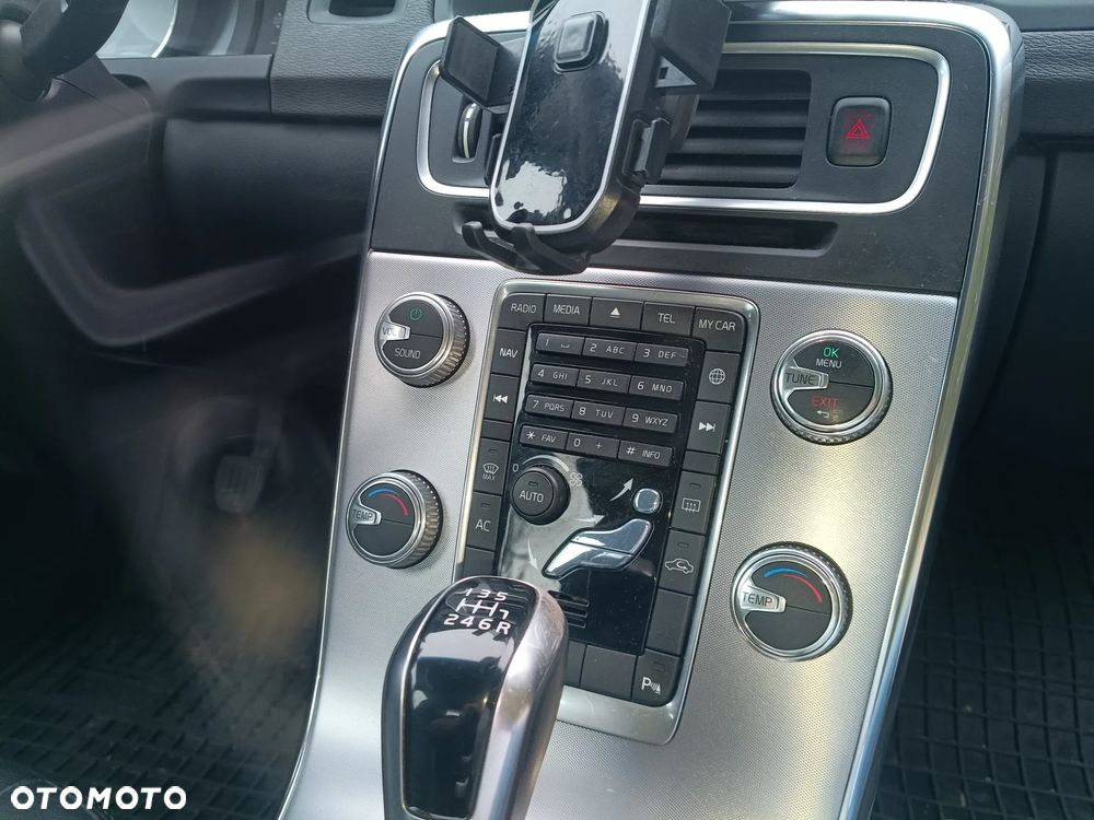 Volvo S60 D2 Drive-E Momentum - 6
