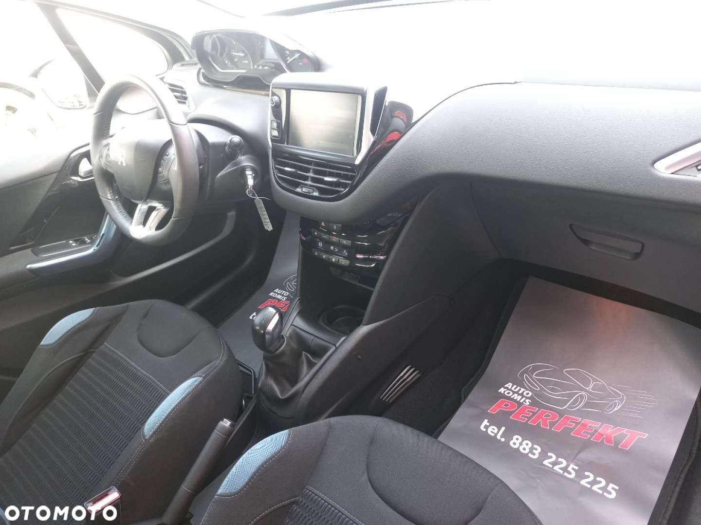 Peugeot 208 - 12