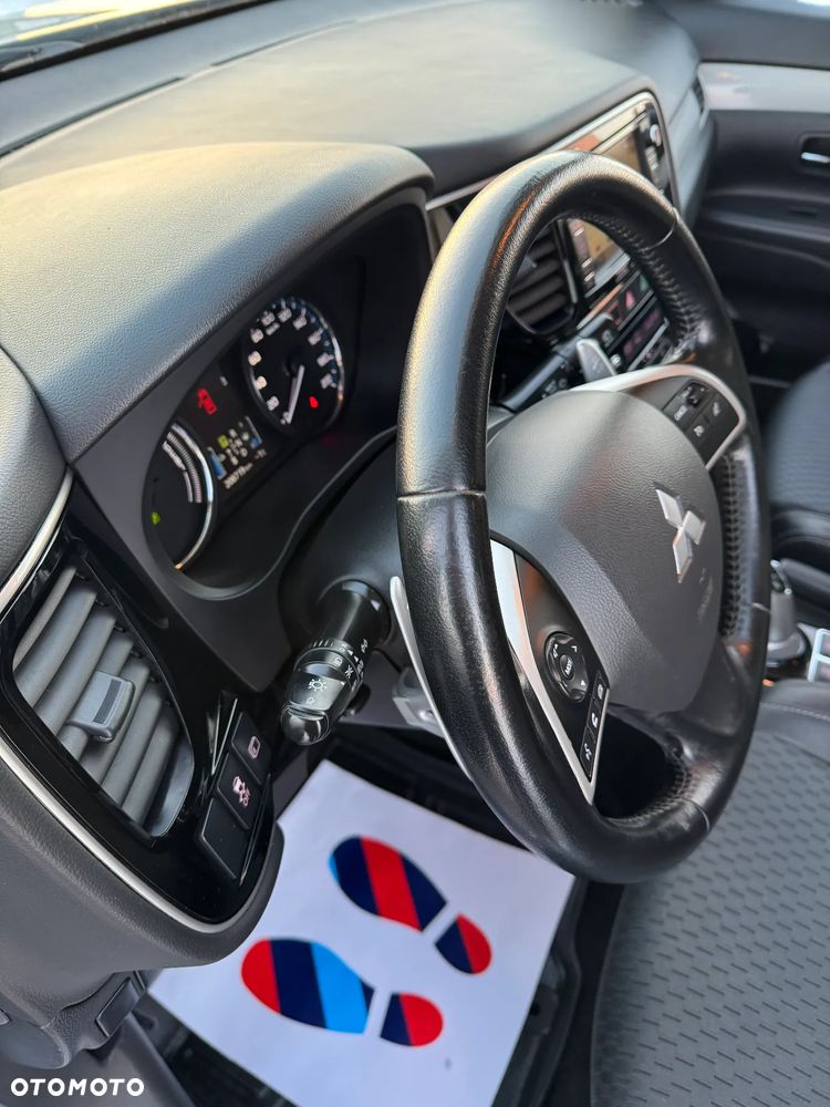 Mitsubishi Outlander 2.0 4WD Top - 31