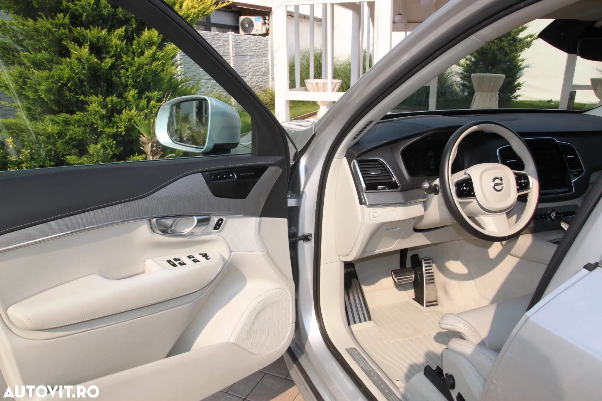 Volvo XC 90 D5 AWD R-Design - 4