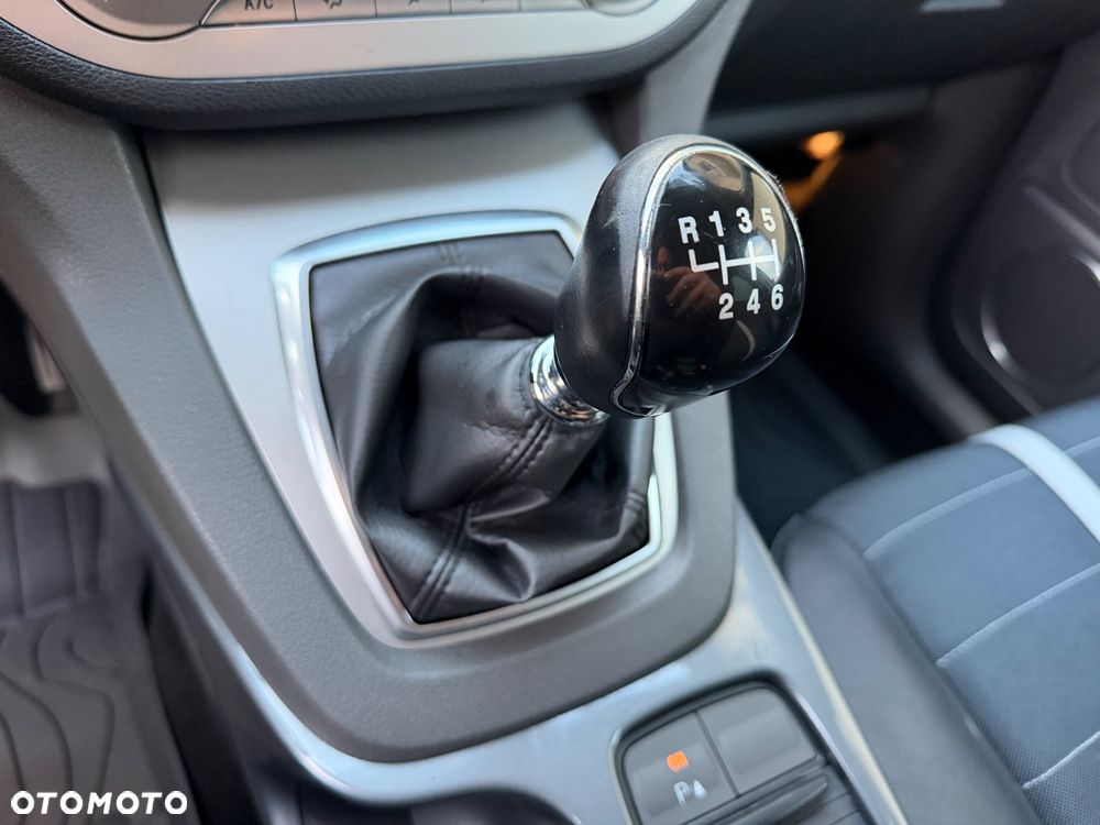 Ford Kuga - 19
