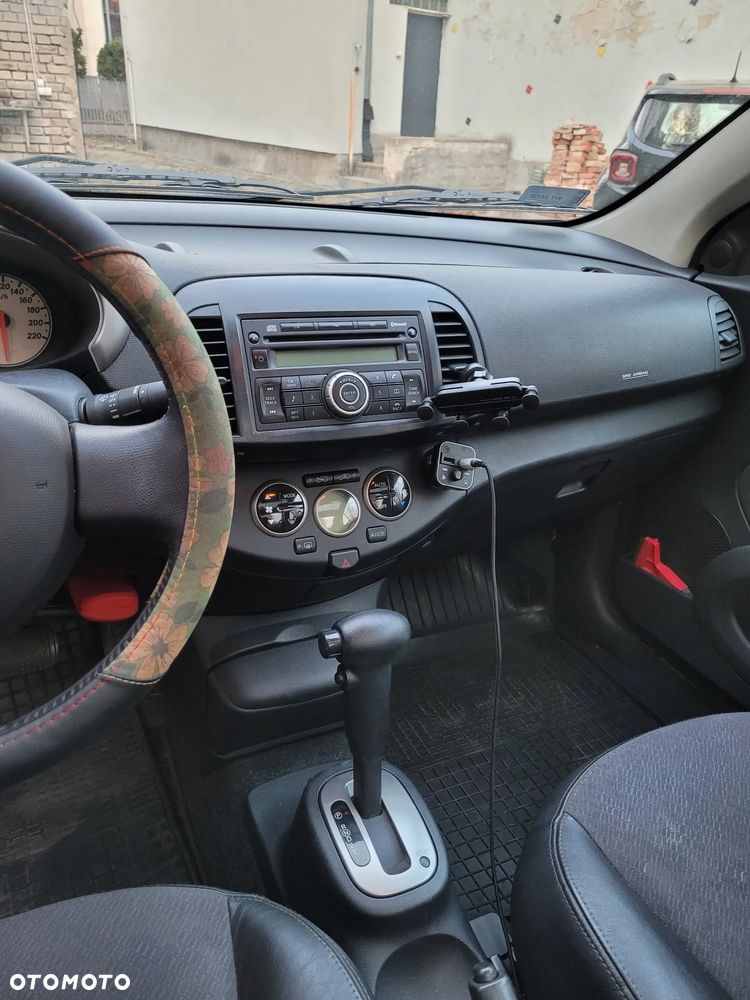 Nissan Micra 1.6 - 12