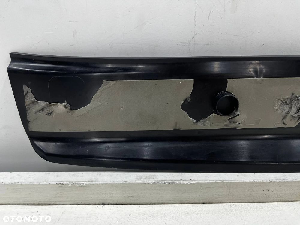 Nakładka progu Porsche 911 992 Targa 4 GTS 19r.- lewa wewnętrzna listwa progowa SATYNA oryginalna 99 - 9