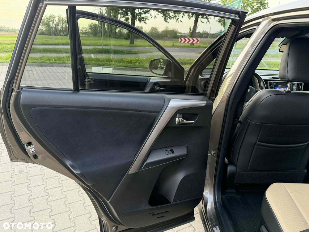 Toyota RAV4 Hybrid Prestige 4x4 - 19