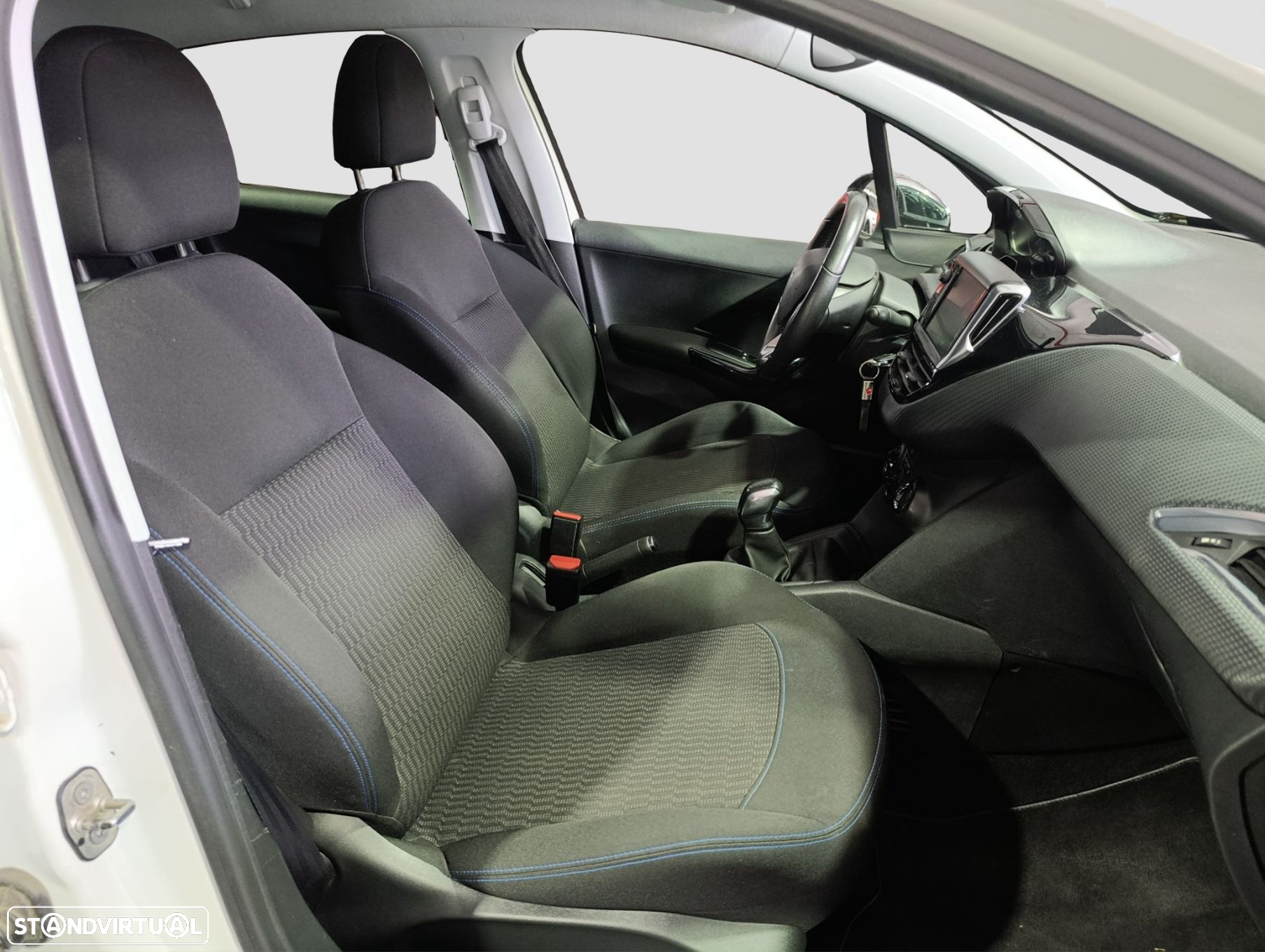 Peugeot 208 1.2 PureTech Style - 9