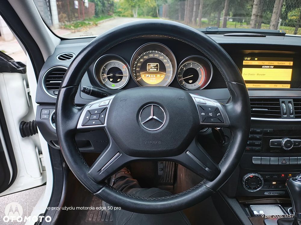 Mercedes-Benz Klasa C 300 CDI BlueEff 4-Matic Avantgarde - 21