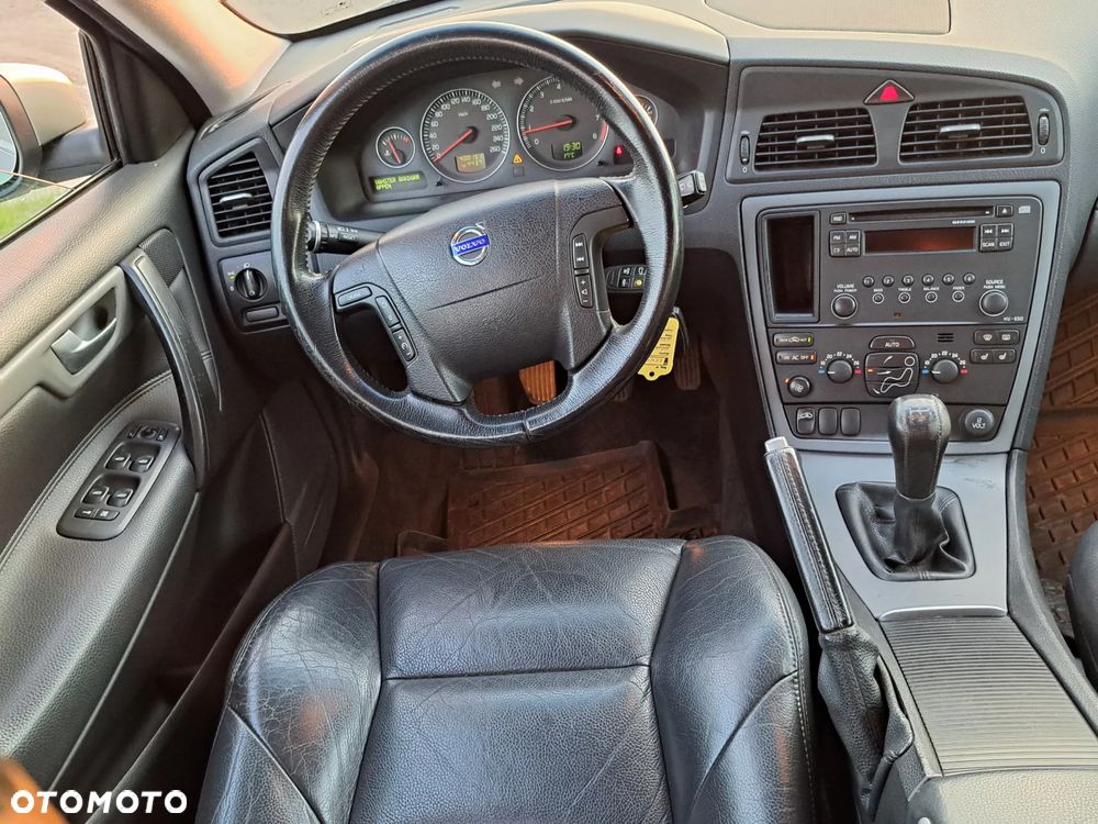 Volvo V70 2.4 Kinetic - 16