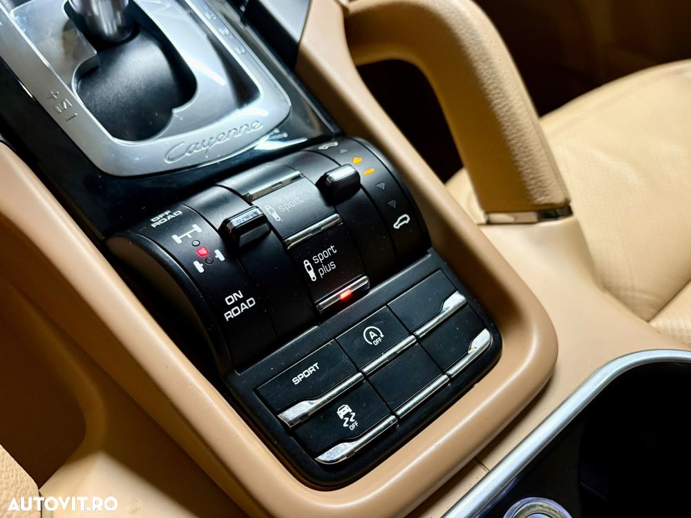Porsche Cayenne 3.0 L - 11