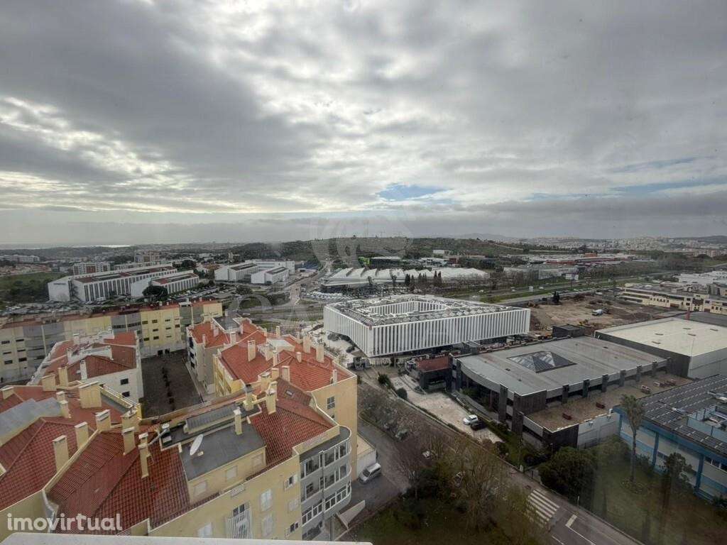 Apartamento T3 com lugar de garagem e arrecadação - Grande imagem: 2/15