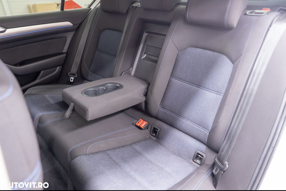 Volkswagen Passat - 13