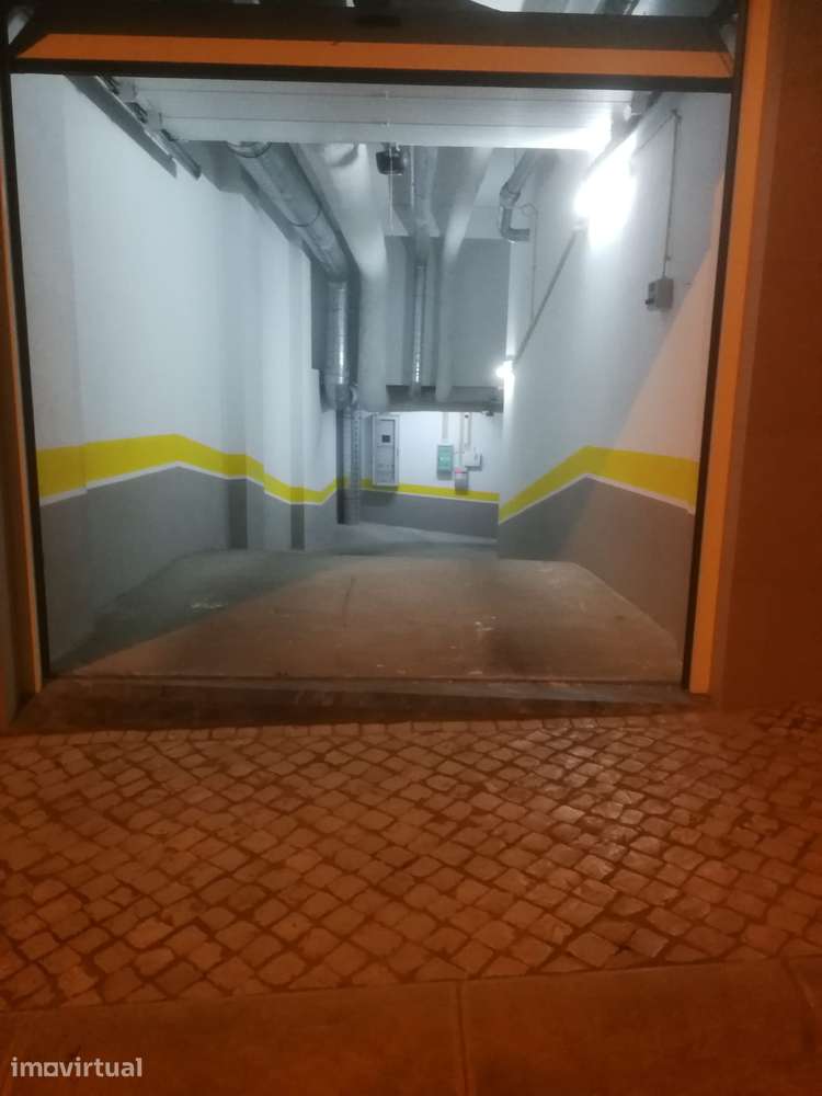 Para Arrendar Lugar de Garagem em rua das Laranjeiras - Grande imagem: 5/6