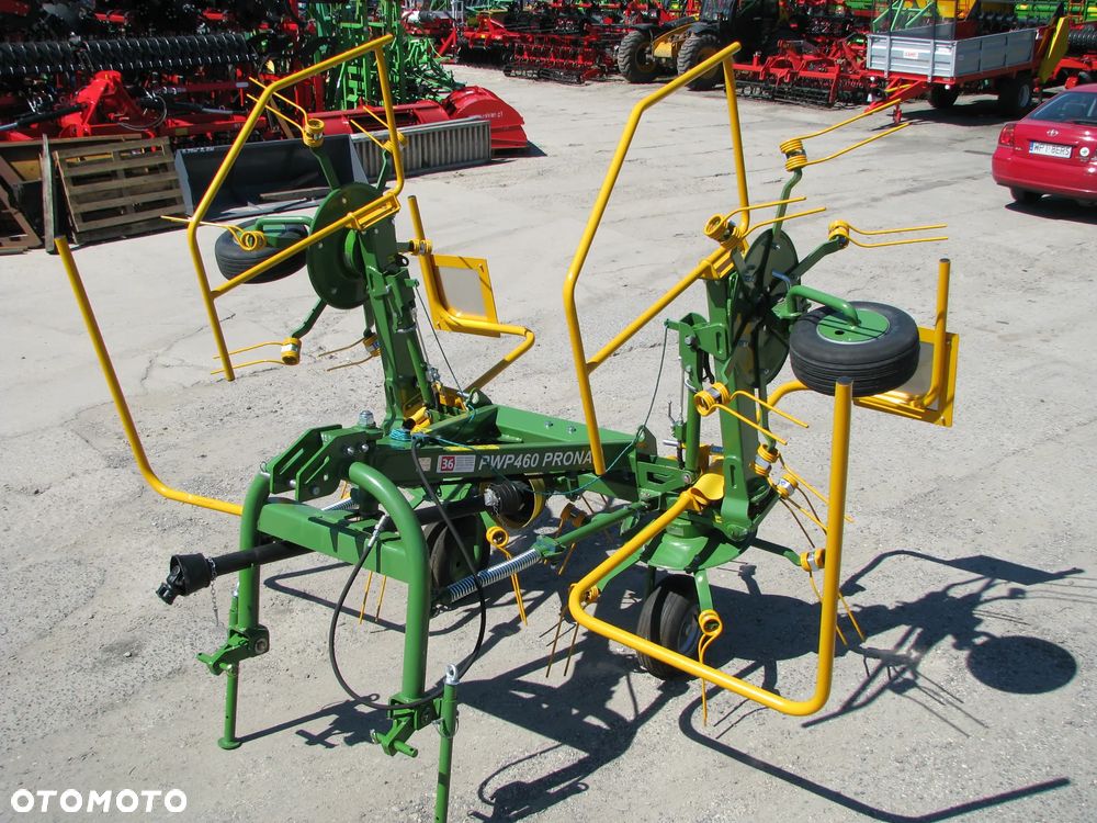 Pronar Przetrząsacz PWP530, PWP460 Pronar; ZKP770, ZKP-530, ZKP460 Inter-Tech; Z528 Kowalski; ZGRABIARKA ZKP420 Pronar, ZK42, ZK36 Kowalski; ZKT-420 Inter-Tech; ZK320 Mesko Rol; ZG-350 Euro-Masz; Przetrząsaczo-Zgrabiarka Z-275 Mesko-Rol; Przetrząsaczo zgraniarka taśmowa WIRAX, Akpil "OSA" - 5