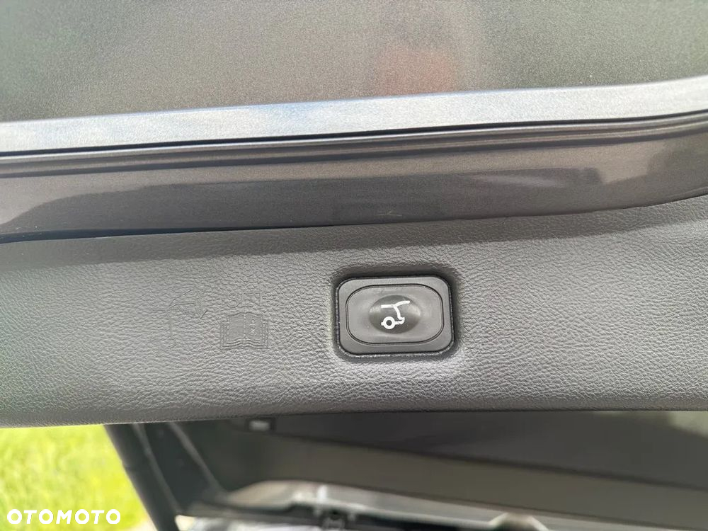 Ford S-Max 2.0 EcoBlue Titanium - 23
