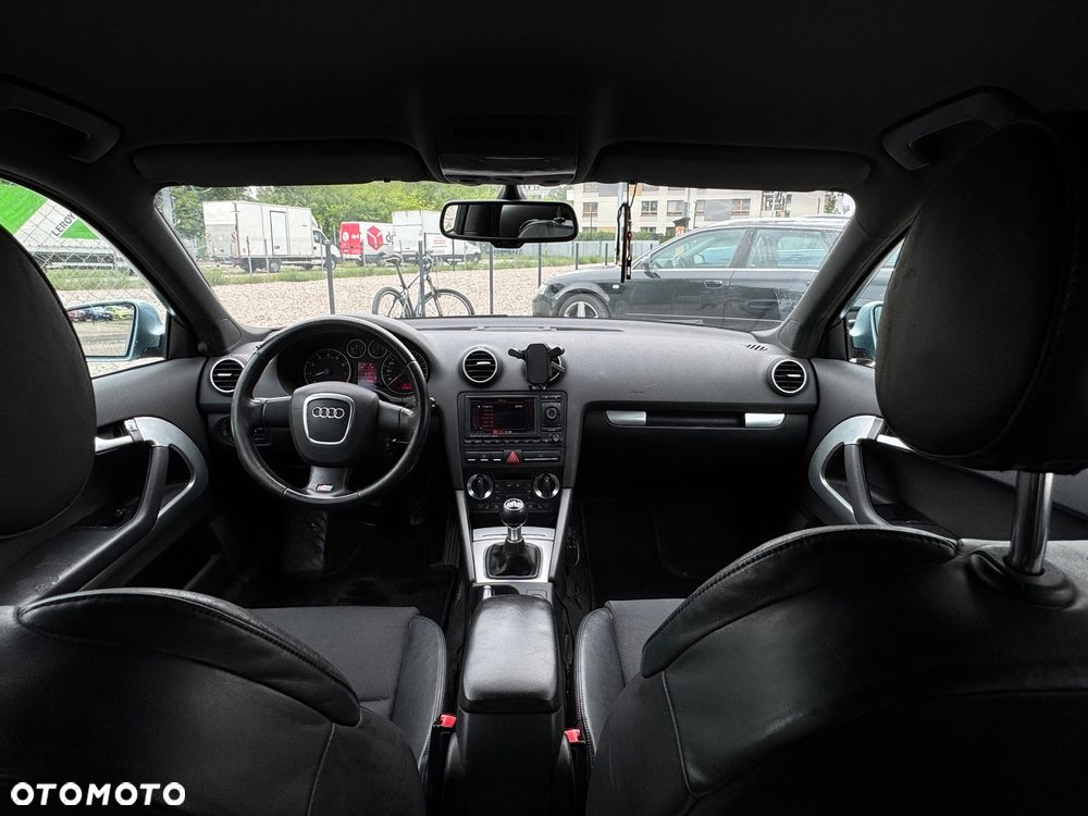 Audi A3 3-drzwiowe 1.6 FSI Ambition - 10
