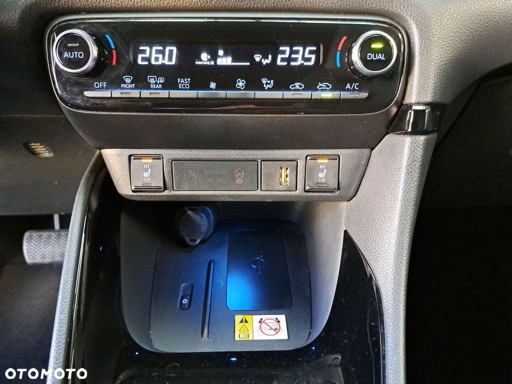 Toyota Yaris Hybrid 1.5 Executive - 26