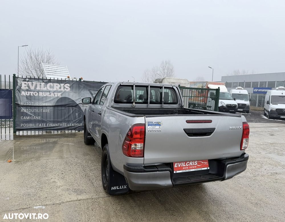 Toyota Hilux 2.4D 150CP 4x4 Double Cab 6MT Comfort - 29