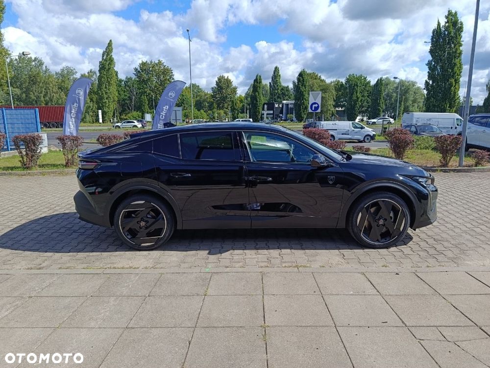 Peugeot 408 - 8