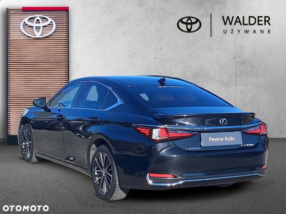 Lexus ES 300h Business Edition - 3