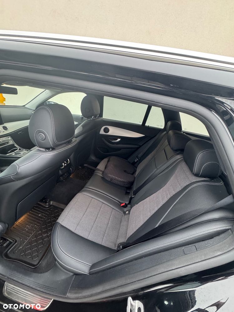 Mercedes-Benz Klasa E 220 d 4-Matic Avantgarde - 33