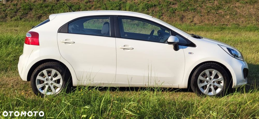 Kia Rio 1.4 L - 10