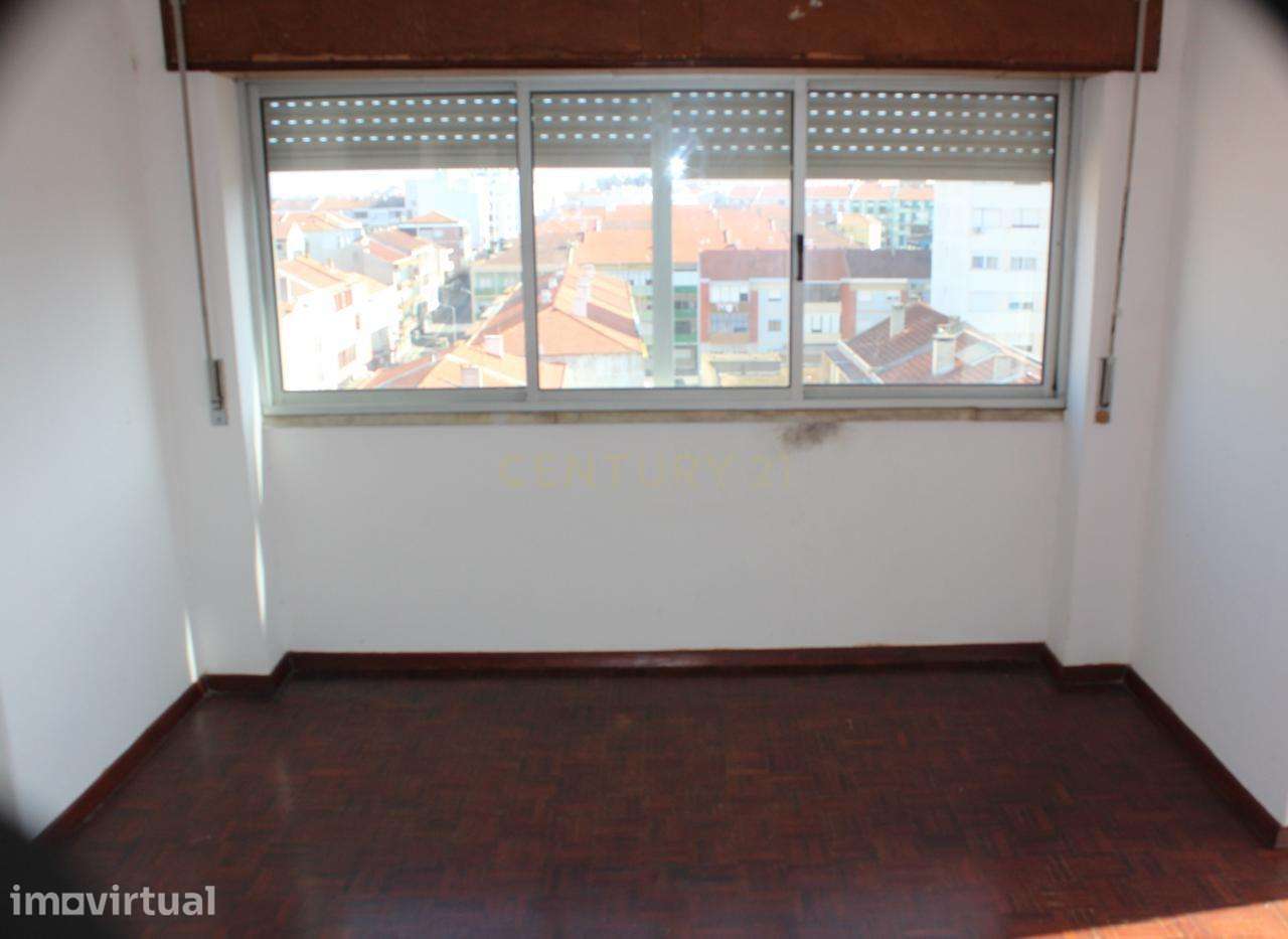 Apartamento T1 com Terraço de 125 m² no Centro do Barreiro - Grande imagem: 3/15