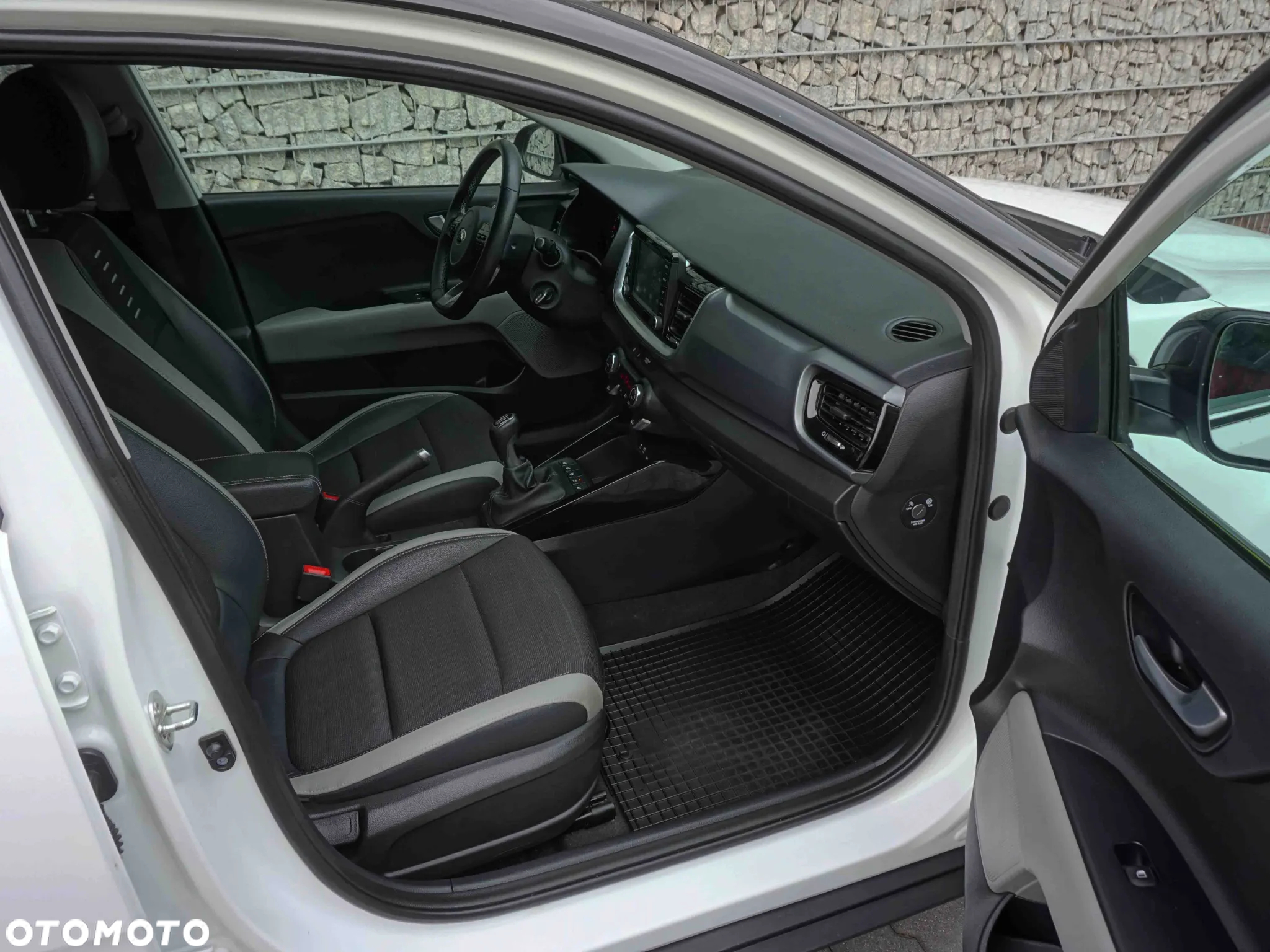 Kia Stonic 1.0 T-GDI L - 15