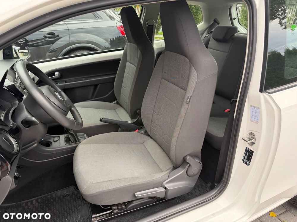 Volkswagen up! United - 16