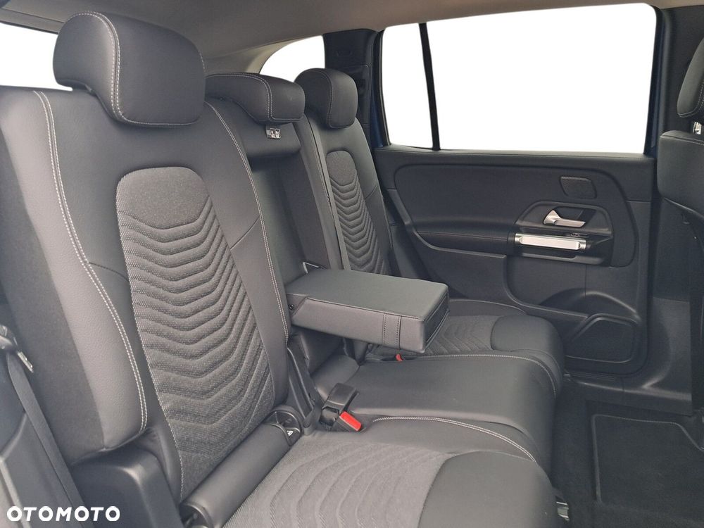 Mercedes-Benz GLB - 14