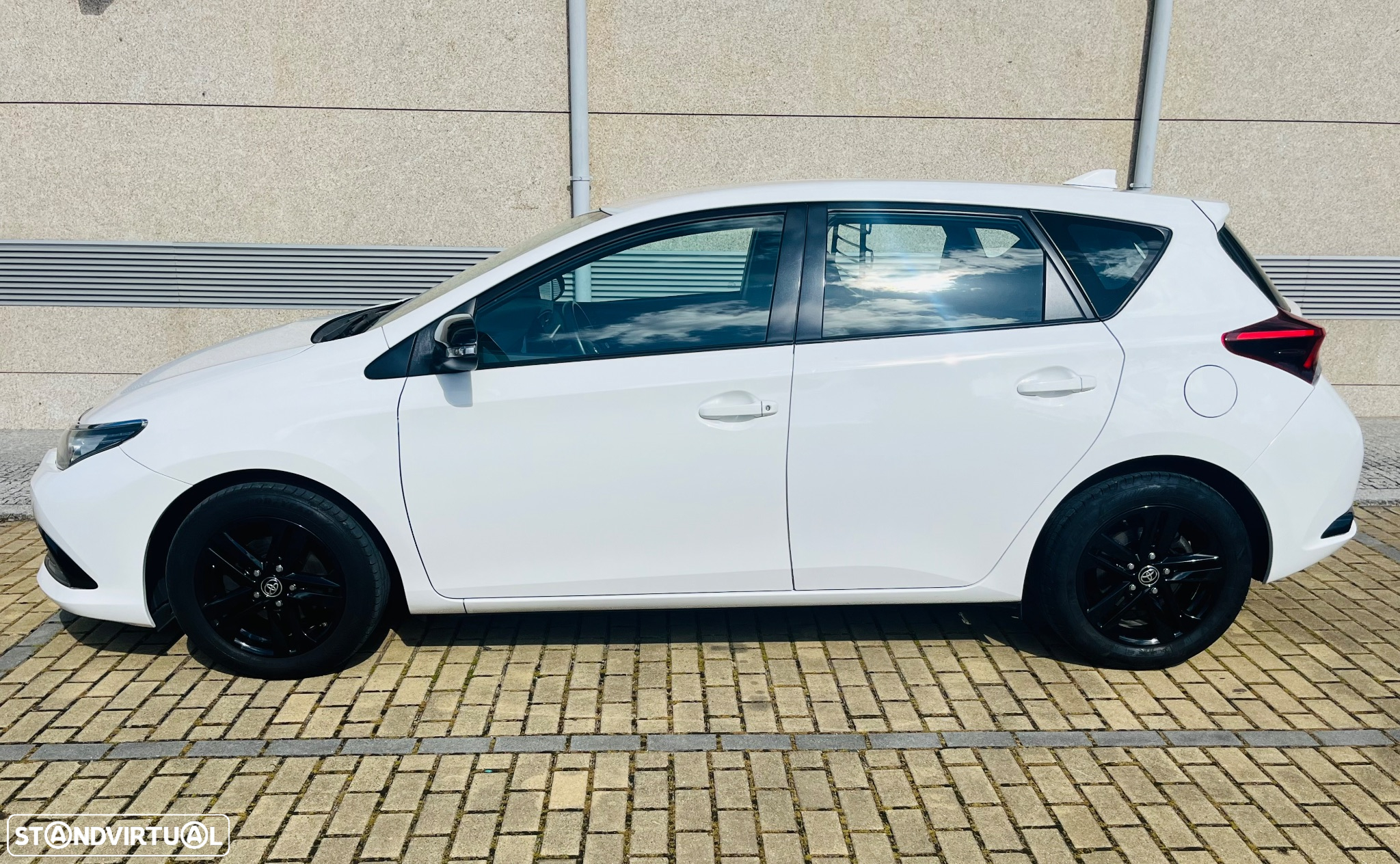 Toyota AURIS BIZZ D4D 90CV C/AC - 13