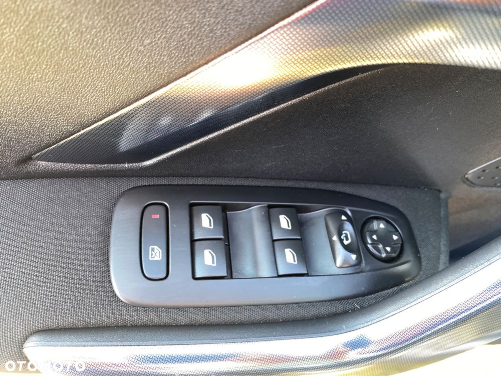 Peugeot 2008 PureTech 110 Stop&Start Urban Move - 17