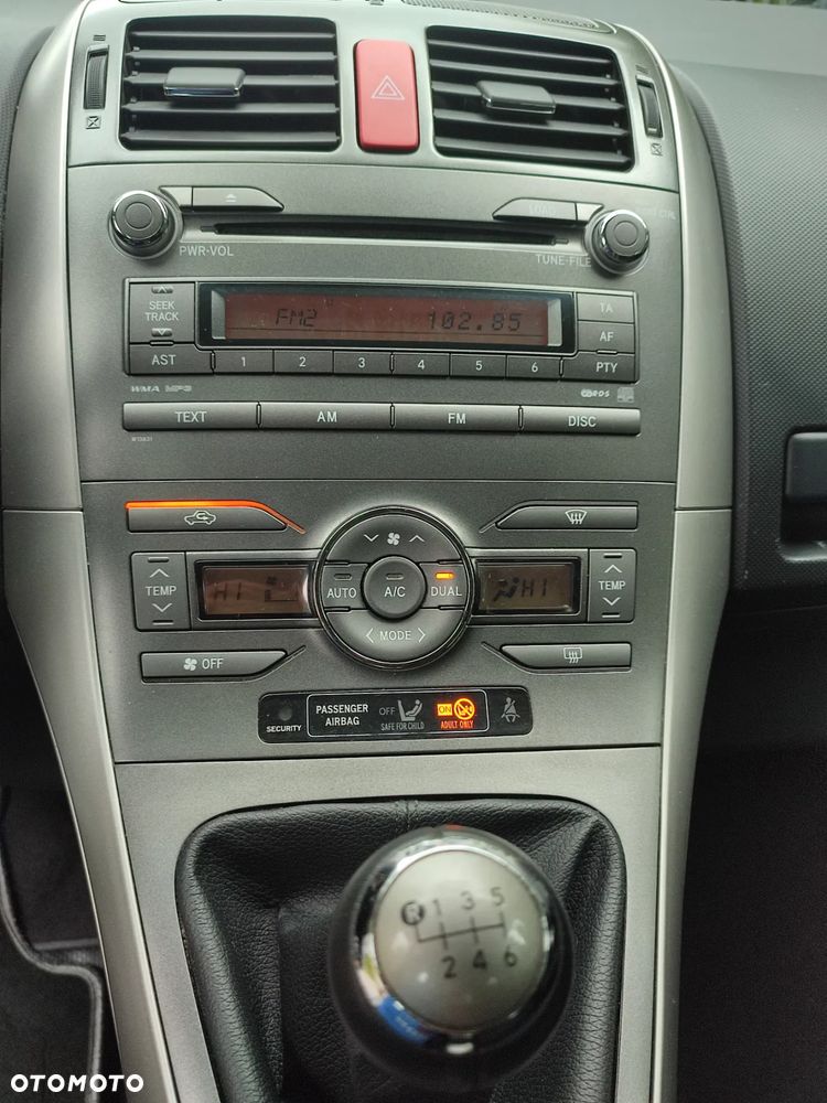 Toyota Auris 1.33 Dual-VVT-i - 15