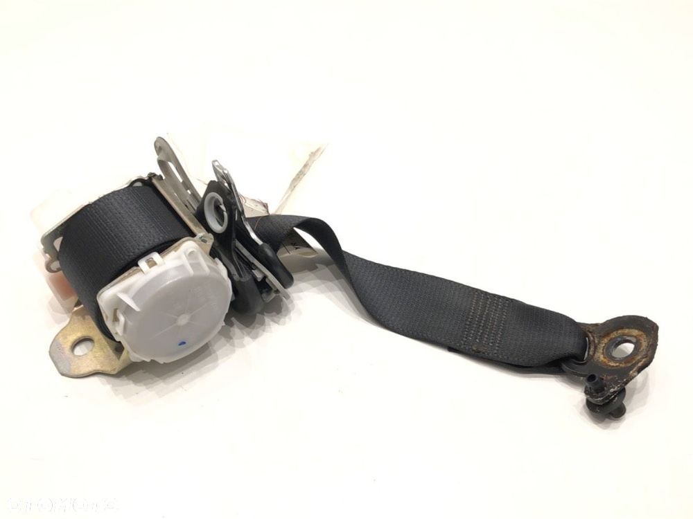 PAS BEZPIECZEŃSTWA PRAWY TYŁ  TOYOTA YARIS (_P13_) 2010 - 2022 1.3 (NSP130_) 73 kW [99 KM] benzyna - 1