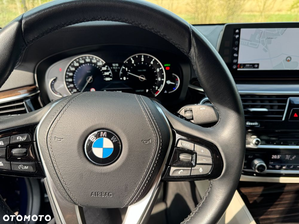 BMW Seria 5 530i xDrive Luxury Line - 23