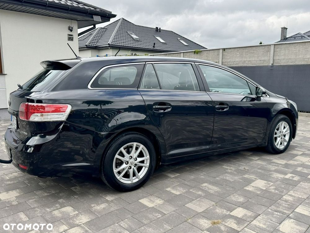 Toyota Avensis - 16