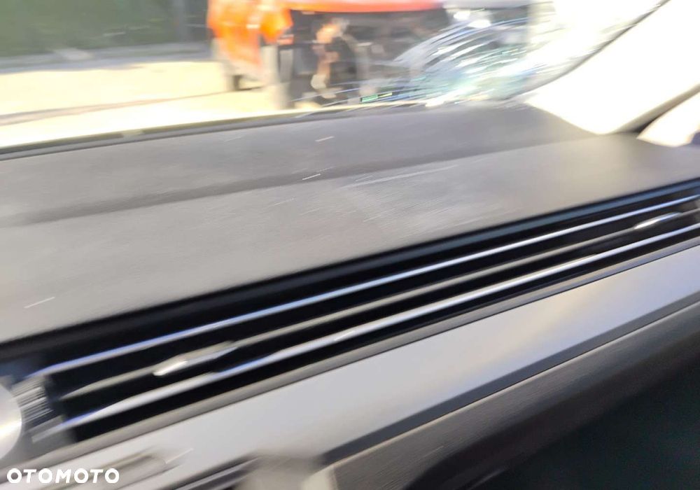 Volkswagen Passat - 18