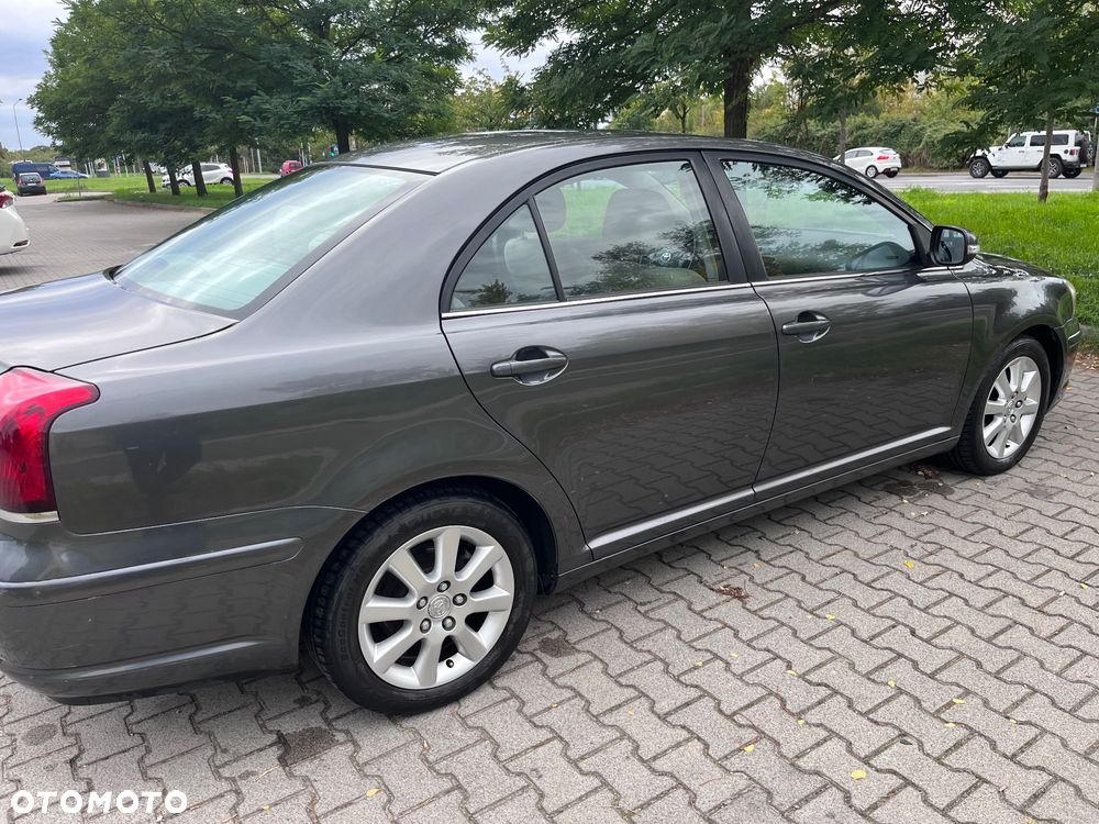 Toyota Avensis 2.2 D-4D Prestige NAVI - 12